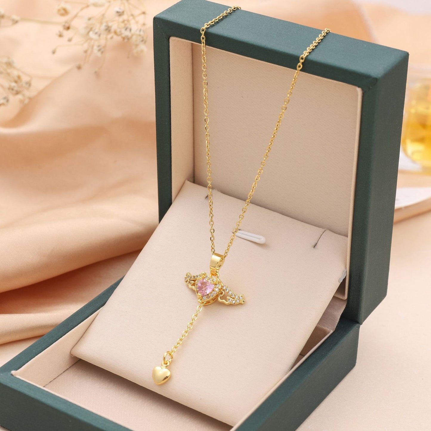 Moving Wings Tassel Necklace